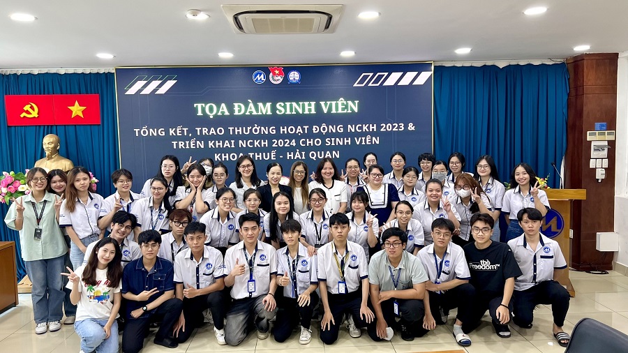Student seminar summary and awards for student scientific research activities in 2023 and launch of student research activities in 2024 – faculty of tax and customs